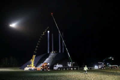 Arbejdet på kunstværket Elia 23. marts endte tragisk, da en reparatør omkom. Nu har Arbejdstilsynet bedt politiet vurdere sagen. Foto: Flemming Hansen