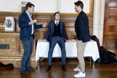 Michael Laudrup, Brian Laudrup og Flemming Povlsen vurderer, at Danmark kan overraske ved fodbold-EM og nå langt. I 1992 var Brian Laudrup og Flemming Povlsen med til at vinde EM-guld med Danmark. Foto: Liselotte Sabroe/Ritzau Scanpix