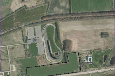 Den nye lokalplan dækker et område nord for Hammerum Hovedgade og syd for køreteknisk anlæg. Kort: Herning Kommune