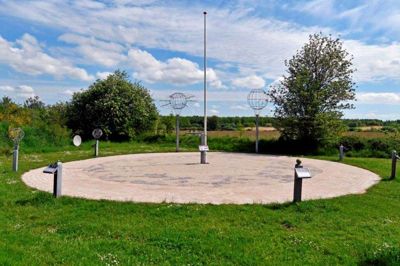 Oplev Løvbakke Solsystem ved Løvbakke Naturcenter i Gullestrup på torsdag, når Herning Astronomi Forening inviterer borgerne til at opleve den delvise solformørkelse om eftermiddagen. Foto: Privatfoto