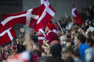 Parken lægger græs til fire kampe ved EM-slutrunden. I tre af dem er Danmark det ene hold. Foto: Ritzau Scanpix