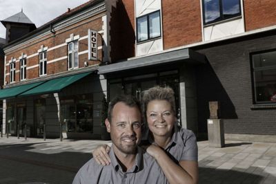 Vinnie og Jesper Olesen er glade for beslutningen om at blive forpagtere af Herning City Hotel, hvor de har mulighed for selv at bestemme, hvordan hotellet skal drives og udvikles. Foto: Henrik Ole Jensen