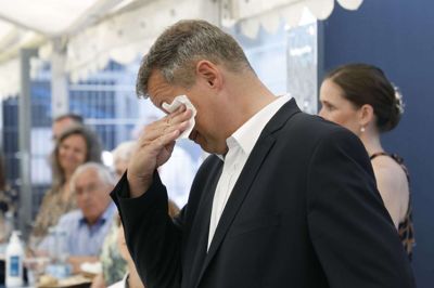 Afskedsreceptionen bød på nogle bevægende timer for Lars Krarup, hvis lommetørklæde ikke var langt væk. Foto: Henrik Ole Jensen