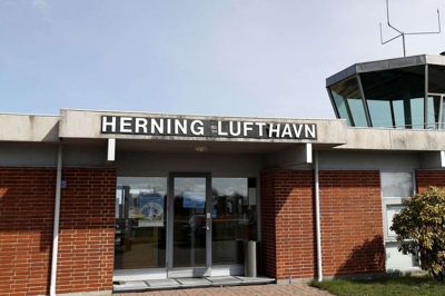 Herning Kommune har fået klager over flystøj og er derfor ved at kigge på Herning Lufthavns miljøgodkendelse. Foto: Henrik Ole Jensen