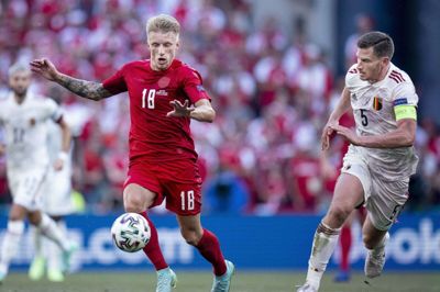 Daniel Wass (tv.) og holdkammeraterne måtte torsdag se sig besejret af Belgien, men en ottendedelsfinale ved EM er stadig mulig. Det kræver i første omgang en sejr over Rusland mandag i Parken. Foto: Liselotte Sabroe/Ritzau Scanpix