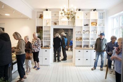 I juni blev Westergaards Hus indviet i Videbæk. Det drives af Møltrup Optagelseshjem og har en socialøkonomisk café. Det faktum har fået Ringkøbing-Skjern Kommune til at beslutte, at kommunen ikke behøver at åbne et mødested for udsatte i Videbæk. Foto: Tom Laursen