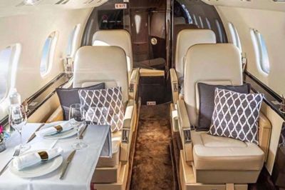Fri bar og kaviar er blot nogle af ingredienserne på VIP-turen med Herning Helicopters. Foto: Pr-Foto