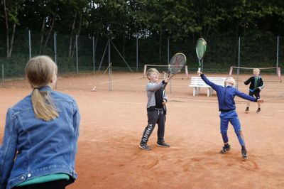 Videbæk tennisklub holder sommerskole for børn den sidste weekend i skolernes sommerferie. Foto: flemming hansen