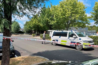 Politiet er massivt til stede ved Markedspladsen torsdag eftermiddag. Foto: Martin Hove Thomsen