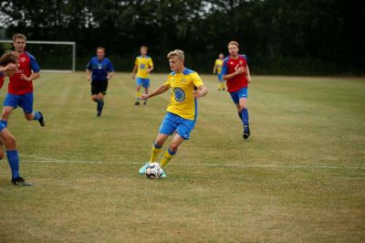 De gule og blå fra Feldborg/Haderup er udråbt som favoritter ved dette års Fjends Cup, og den første kamp i aftes endte da også med en sejr over Borup. Foto: Henrik Lind Jørgensen