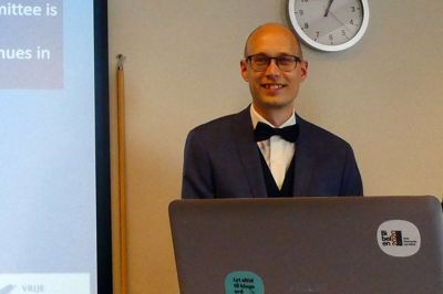 Christian Canu Højgaard fotograferet i forbindelse med sit ph.d.-forsvar, som på grund af coronarestriktioner foregik virtuelt. Foto: Privatfoto