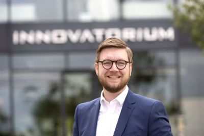 Rasmus Norup har fået Innovatorium i Birk som fast base. Her har han sit kontor sammen med de øvrige ansatte i Erhvervsrådet Herning & Ikast-Brande. Foto: Tom Laursen