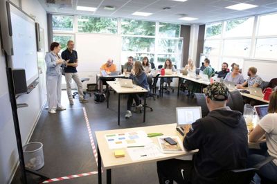 I disse dage er det lærerne, der er på skolebænken på Sdr. Feldings Efterskole, så de kan blive opdateret og klar til det nye elevhold. Foto: Tom Laursen