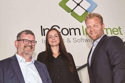 Frank Kragelund Hansen, VP, EG A/S, samt Trine Højer Nielsen, CSO, InCom, og Stefan Max Jensen (t.h.), administrerende direktør hos InCom. De skal i fremtiden arbejde for de samme mål, da EG har købt InCom. Foto: Tony Brøchner