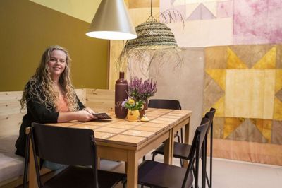 Charlotte K. Kruse, hernngensisk fotostylist, fortæller, at blide farver og naturmaterialer er in. Foto: Jørn Deleuran