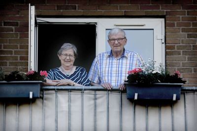 Sådan så Martha og Egon Bloksgaard ud i 2016, da Folkebladet besøgte parret i Dalgasgade. Her fem år senere kan 89-årige Egon og 85-årige Martha Bloksgaard fejre krondiamantbryllup. Det er onsdag, at de to har været gift i 65 år. Foto: Henrik Ole Jensen