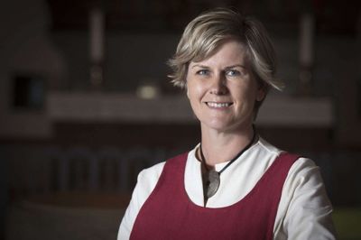 Domprovst Gerda Neergaard Jessen er også en af sæsonens foredragsholdere. Hun taler under overskriften »Jeg vil have ret til at fejle« - som er en hyldest til mennesket, der har set i øjnene, at vi alle er fulde af fejl. Foto: Martin Ballund
