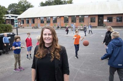 Eva Nygaard Eriksen er ny leder af skolen i Skibbild-Nøvling. Hun kommer fra et job som lærer i Vildbjerg, men har gennem længere tid godt kunnet tænke sig at blive leder. Foto: Tom Laursen