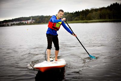 - Der er masser af helt fantastiske ture at tage på i Silkeborg, hvor vi har Danmarks bedste rammer for SUP-board, siger 51-årige Klaus Holm Pedersen.
