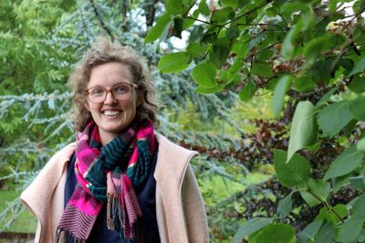 Charlotte Kold har tidligere stillet op som byrådskandidat. I 2017 stillede hun op i Silkeborg - men er nu flyttet til Engesvang og vil gerne fortsætte sit politiske arbejde for Enhedslisten i Ikast-Brande. Foto: Laila Kempel
