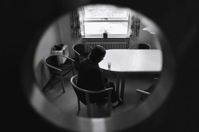 Psykiatrien er presset. Der mangler sengepladser. Patienter udskrives for tidligt uden en plan for, hvordan de skal hjælpes, blev der sagt på valgmødet på Minihøjskolen. Imens lurer nye besparelser på kommunens hjælp til psykisk sårbare. Foto: PR-Foto