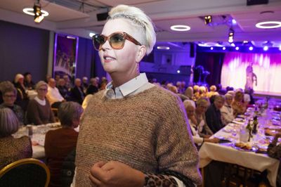 Både efterårets modetøj og tidens brillemode blev vist frem ved velgørenhedsarrangementet på Østergaards Hotel onsdag aften. Foto: Jørn Deleuran