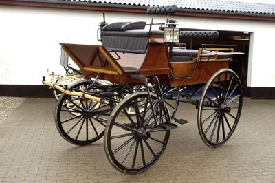 Var det noget med en brudekaret? Så kan en sådan erhverves på Knudmosevej 26 i weekenden. Måske ikke lige den på billedet, men så en anden, da. Foto: Arkivfoto
