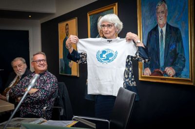 Inge-Lise Elming fortalte om sine mange år i Unicef, da hun tirsdag eftermiddag modtog Herning Kommunes frivilligpris 2021. Foto: Tobias Nørgaard Pedersen, Herning Kommune