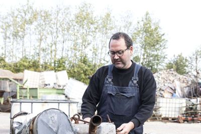 Nogen må da kunne bruge disse gamle motorer, mener Benny Arlund. Foto: tom Laursen