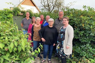 De fleste af »de lokale«samlet. Det er bagest fra venstre Jorge Jørgensen og Kristian Jepsen. Fra venstre i midten er det Charlotte Hansen, Henning Poulsen og Karl Henning Mikkelsen. Fra venstre i forreste række er det Karen Marie Lundager, Rita Gram og Marianne Katrine Clausen. Foto: Privatfoto