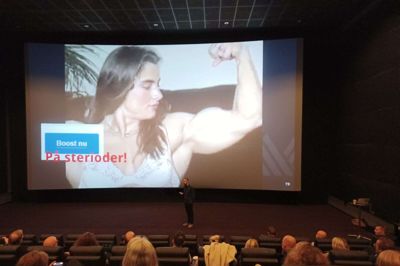 Ved at »booste« deres indhold på Facebook kan detailbutikkerne i Herning så at sige give deres markedsføringsindhold steroider og få det længere ud, var en af de centrale pointer til arrangementet, der foregik i biografen i Herning. Foto: Stig Dahlgren Atzen
