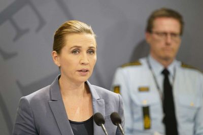 Mette Frederiksen roser danskerne for indtil nu at overholde de påbud, der er kommet fra myndighederne. Men der kan blive behov for flere, siger statsministeren. Ida Guldbæk Arentsen/Ritzau Scanpix