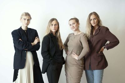 Louise Kristine Linde, Emilie Fyllgraf Høy Seegert, Nanna Hejndorf og Nadia Wabra står bag virksomheden Capsule.