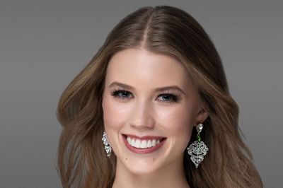 På mandag skal det afgøres, om 19-årige Josefine Lund Engholm fra Hammerum løber med titlen som Miss Danmark 2021. Foto: Michael Oxkjær/MissDanmark.dk