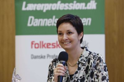 Helle Hillebrandt Møller var stolt af den personlige hæder, da hun fredag vandt prisen for årets bedste opgave. Men mest glad var hun for, at der forhåbentlig kommer mere opmærksomhed på talblindhed. Foto: Klaus Holsting