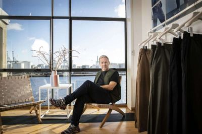 Sammen med sine forretningspartnere overtog Christian Trads Hansen H2O Sportswear i 2012. - Vi prøvede mange ting af, og vi lavede også mange fejl. Nogle gange troede vi, at vi var de klogeste i hele verden - uden at være det. Der er mange fristelser, fortæller han.