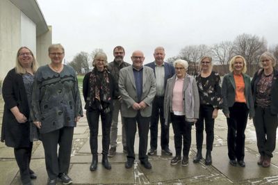 Fonden af 1844 - der udspringer af Hammerum Herreds Brandkasse - havde fredag inviteret tre modtagere af årets donationer. Det var Landsorganisationen Kris, Børneafdelingen på Regionshospitalet Herning og Team Rynkebys Europahold. Foto: Bo Lundgaard