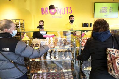 Donutkæden Bronuts, der har en butik i Hernings gågade, er under konkursbehandling. Foto: Tom Laursen