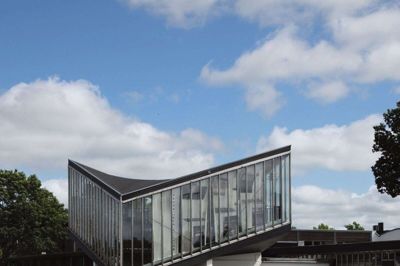 Gunnar Aagaard Andersens udstillingsbygning til Egetæpper tændte forfatterens interesse for arkitektur. Foto: Marie–Louise Høstbo