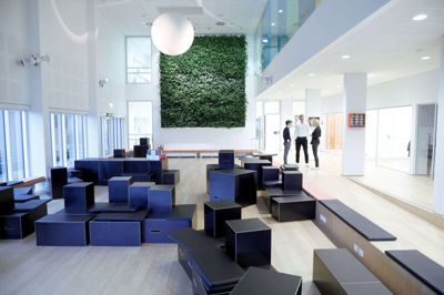 Uddannelsesstederne i Herning byder på rigtig gode forhold for elever og studerende. Eksempelvis har Erhvervsakademi Midtvest området Playground, som er et studiemiljø, hvor farver, former og lys skal sætte gang i de kreative og innovative tanker hos de studerende. I februar kan man komme rundt og se de forskellige uddannelsessteder. Foto: Henrik Ole Jensen