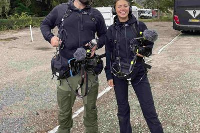 Det sjove ved at være fotograf på »Jaget Vildt« var, at de tre fotografer fra »Øen« var samlet igen, fortæller Karin Rosa Fallah, der her er fotograferet sammen med Jeppe Melchiorsen. Foto: Privatfoto