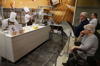 Der bliver fundet mange danmarksmestre under Foodexpo-messerne. Her er det fra en tidligere dyst i DM i chokolade. Ved messen til marts vil man for første gang finde landets bedste pizzabager. Foto: Flemming Hansen