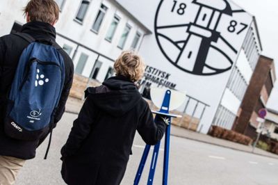 Rektor Catarina Kastrup er rigtig træt af, at gymnasier og andre ungdomsuddannelser må udskyde deres planlagte åbent hus her i den første del af januar, for hun mener, de unge bør have god tid til at beslutte sig, inden de skal sende deres ansøgning om optagelse i marts. Foto: Privatfoto