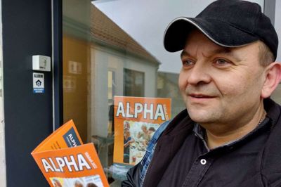Lars Pedersen er kristen og er blevet det i forbindelse med et Alpha-kursus ved Videbæk Kirke. Nu stiller han sig selv til rådighed for at svare på alle de spørgsmål fra andre, som han selv stillede engang og fik svar på. Foto: Jens Kristian Lynderup