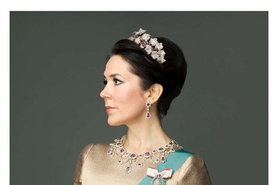 Kronprinsesse Mary fylder 5. februar 50 år, og i den anledning har man blandt andet lavet en spændende særudstilling på Frederiksborg Slot. Den skal vi opleve, når vi besøger det smukke renæssanceslot i Hillerød. Foto: Marco Grob