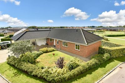 Priserne på huse er steget 11 procent i 2021, for lejligheder er der tale om en stigning på 10 procent, og sommerhuspriserne er nu 16 procent højere end for et år siden, skriver boligsiden.dk. Foto: Nybolig