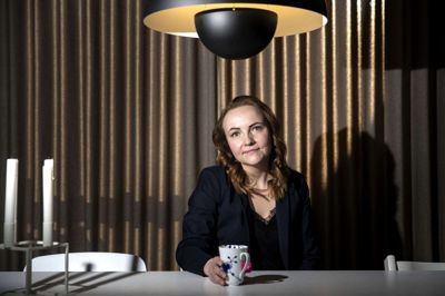- Nu har vi to piger på seks år, og nogle kan godt finde på at spørge, om vi ikke skulle have en efternøler. Men der må jeg sige, at det kan vi ikke, fortæller Tine Ottesen, som for fem år siden fik konstateret livmoderhalskræft. Foto: Tom Laursen