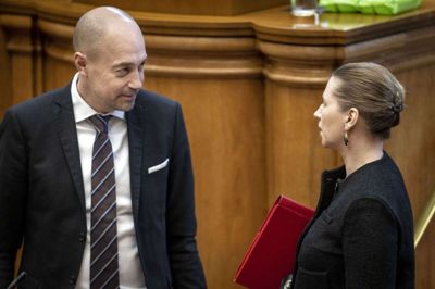 Magnus Heunicke (S) og statsminister Mette Frederiksen (S) forventes at ophæve alle restriktioner, når der onsdag aften er pressemøde i Spejlsalen i Statsministeriet. Foto: Mads Claus Rasmussen/Ritzau Scanpix