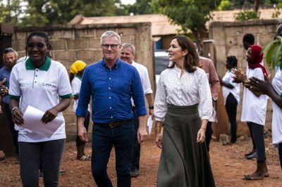 I oktober 2021 besøgte kronprinsesse Mary og udviklingsminister Flemming Møller Mortensen (S) det vestafrikanske land Burkina Faso. De mødte blandt andre unge, tvangsgifte kvinder. - Hun fik åbnet for en tillidsfuld samtale om noget meget svært, siger ministeren. Foto: Ida Marie Odgaard/Ritzau Scanpix