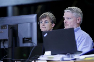 En af chefjurist Steen Dahl Pedersens opgaver har været at styre Herning Kommune sikkert gennem valghandlinger - som her sammen med borgmester Dorte West (V) i MCH Herning Kongrescenter ved kommunalvalget i efteråret. Foto: Henrik Ole Jensen